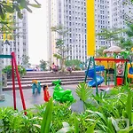 Modern Studio With Great Lake View At Springlake Summarecon Apartment By Travelio