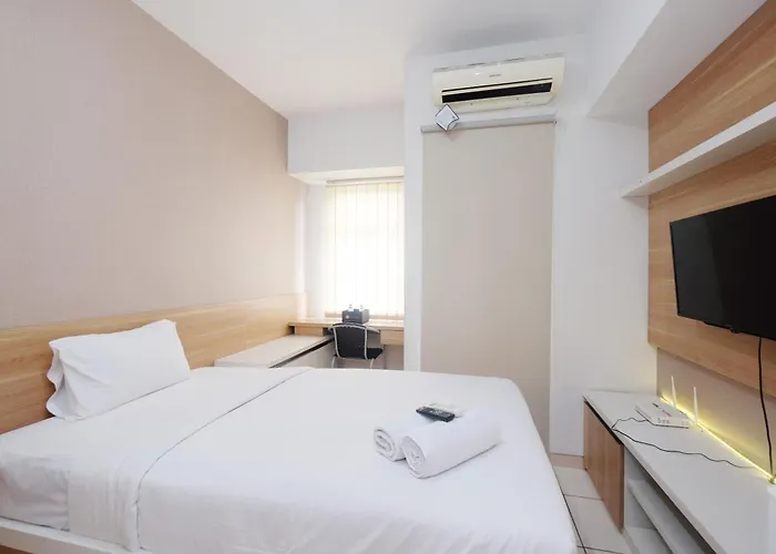 Modern Studio With Great Lake View At Springlake Summarecon Apartment By Travelio