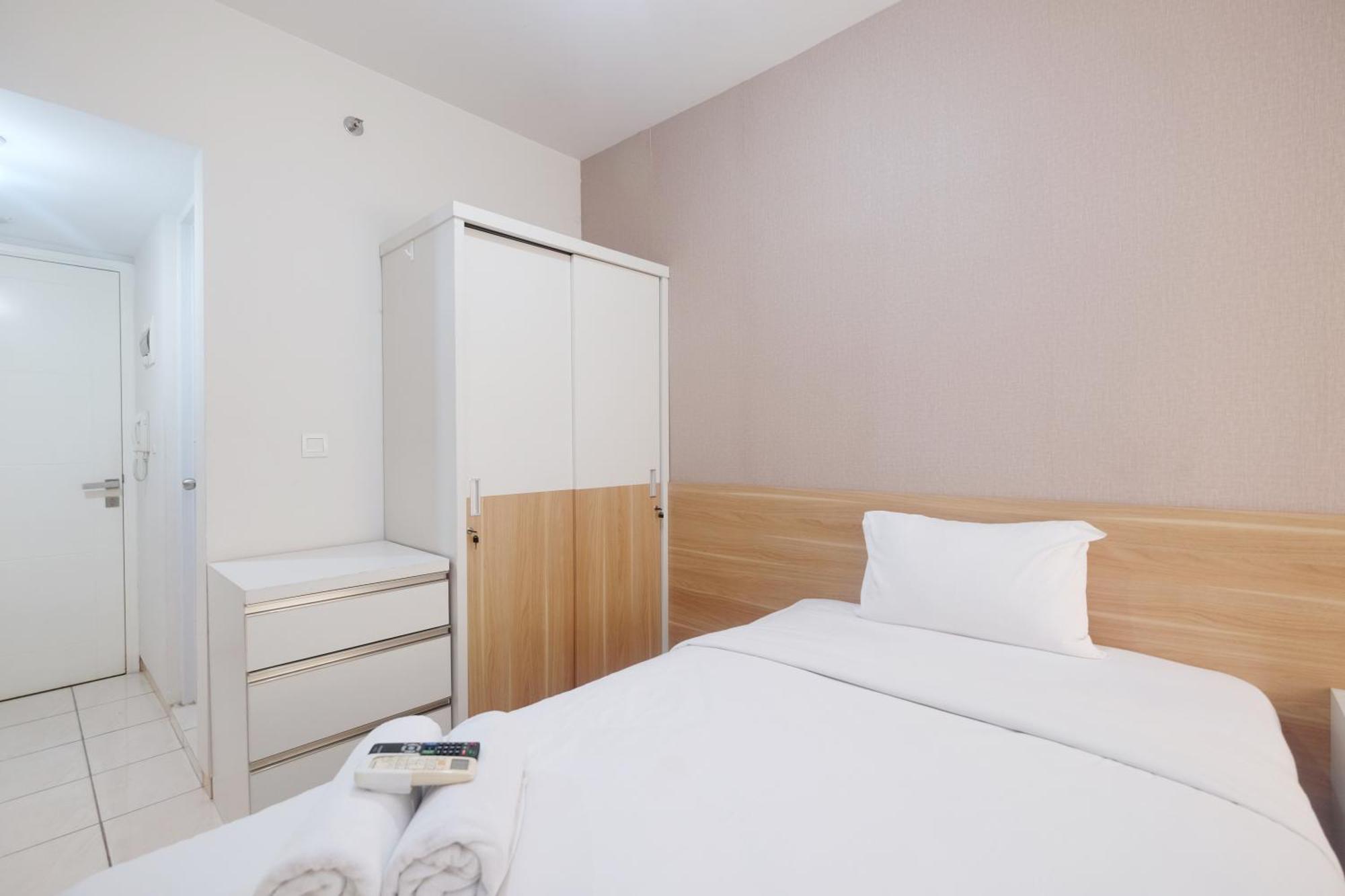 Modern With Great View At Springlake Summarecon By Travelio Apartemen