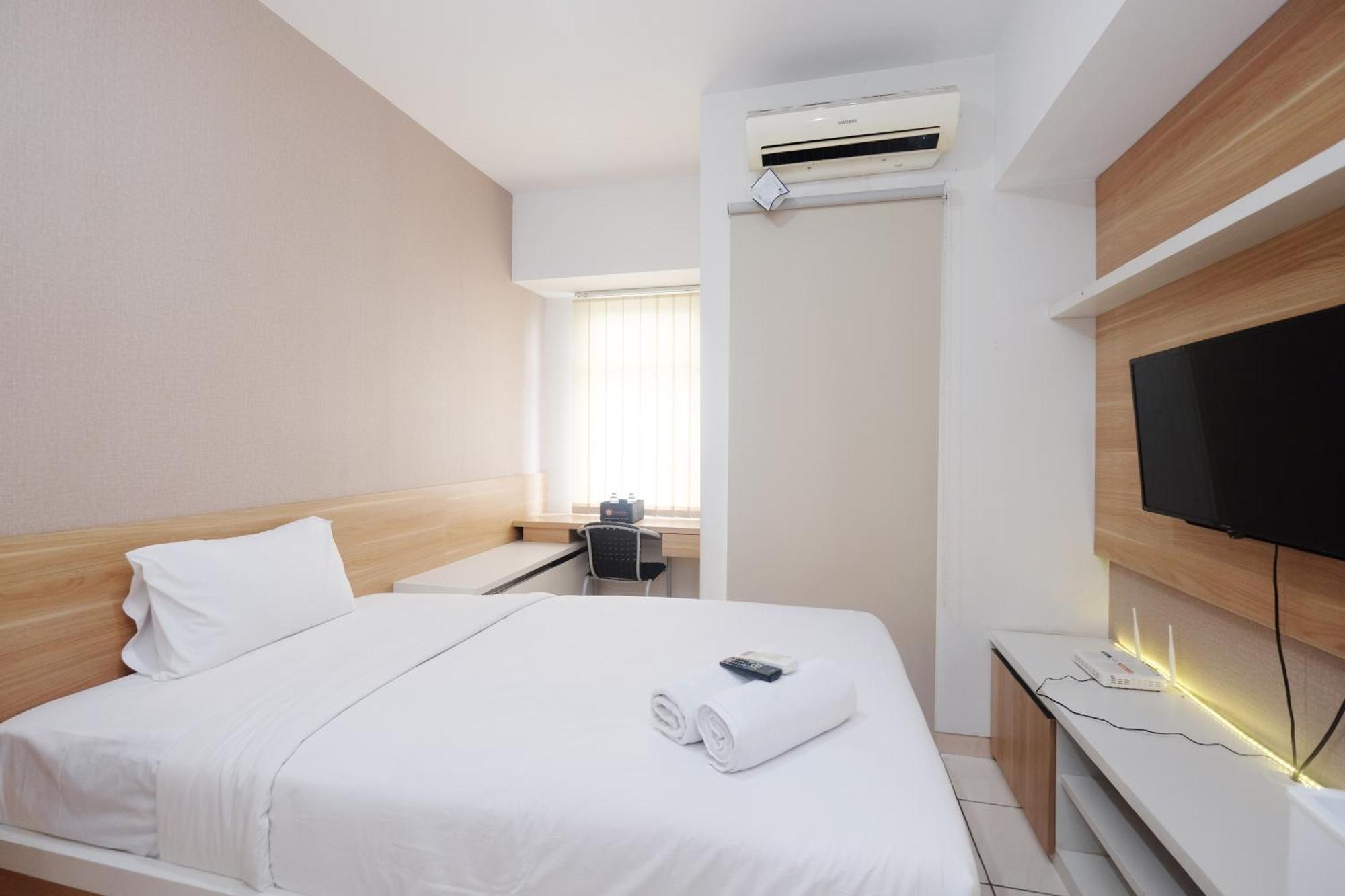 Modern With Great View At Springlake Summarecon By Travelio Apartemen Bekasi